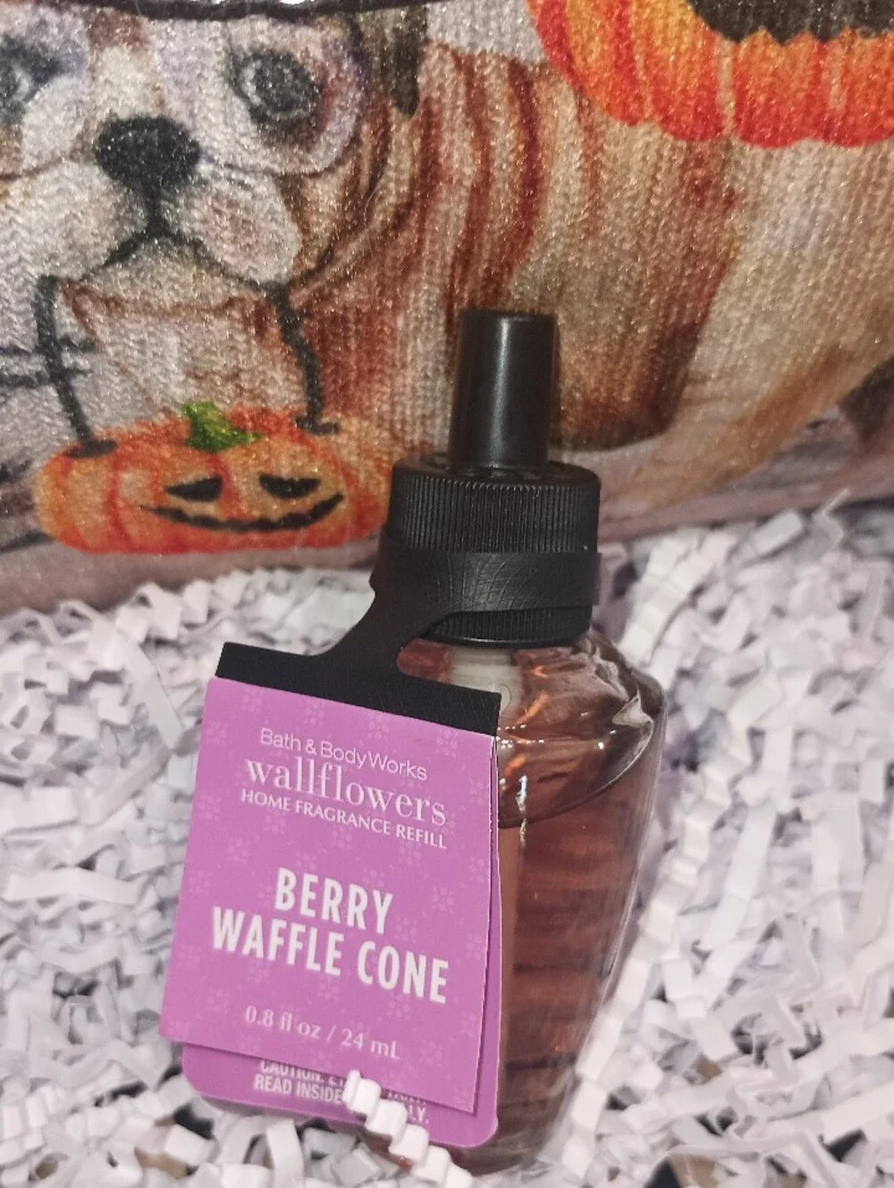 BATH AND BODY WORKS BERRY WAFFLE CONE WALLFLOWER FRAGRANCE REFILL
